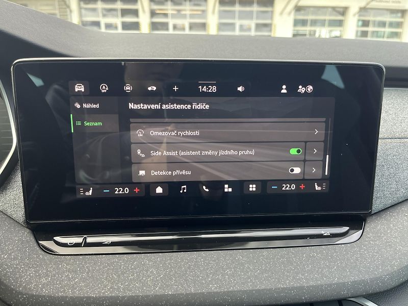 Škoda Octavia 2,0TDI TOP SELECTION - fotka 20 z 24