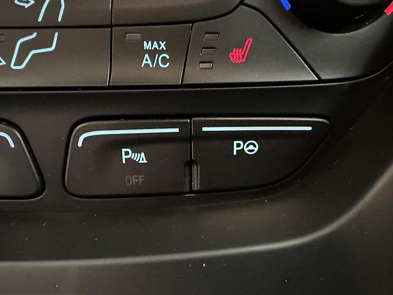 Ford Kuga Titanium 1.5 EcoBoost 150k man - fotka 23 z 26