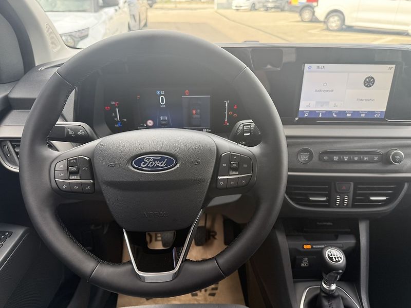 Ford Tourneo Courier (2026) Titanium, Tourneo, 1.0 EcoBoos - fotka 9 z 16