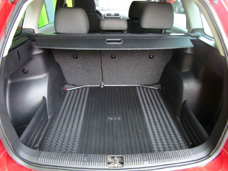 Škoda Fabia (2010) 1.2 i, AC, park.čidla - fotka 7 z 15