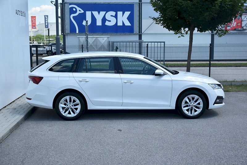 Škoda Octavia (2023) Style Plus 1.5 eTSI DSG - fotka 13 z 34