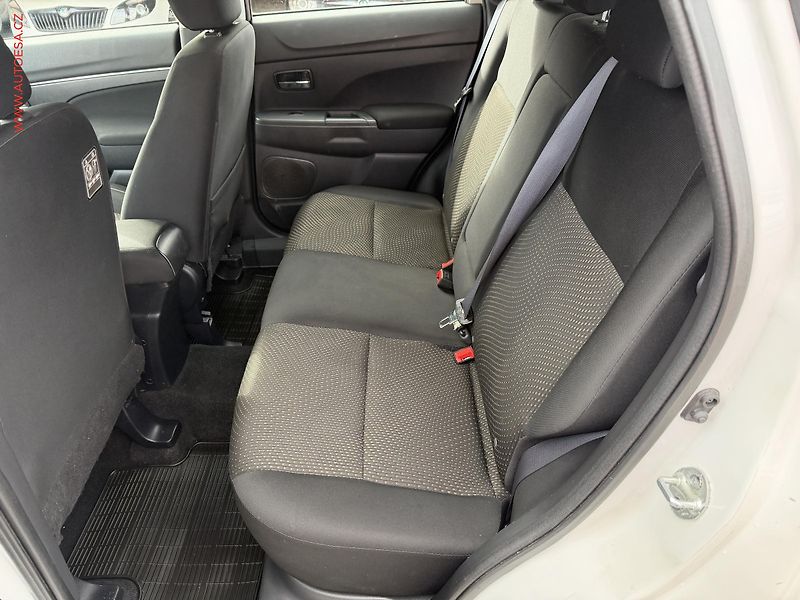 Mitsubishi ASX (2014) 1.8Di-D 4x4, ČR, AC, tempo - fotka 10 z 16