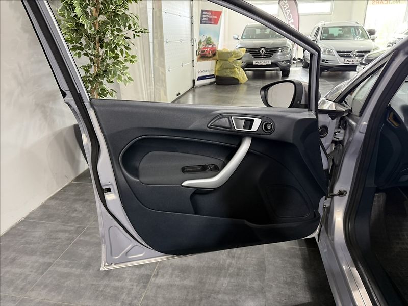 Ford Fiesta 1,2   i RS ALU VÝHŘEV NOVÁ STK - fotka 6 z 23