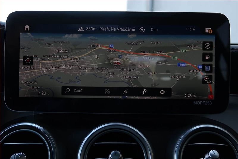 Mercedes-Benz GLC (2019) 300 d 4MATIC - fotka 15 z 20