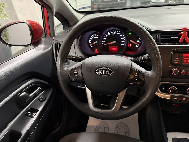 Kia Rio 1,3   i KLIMA HEZKÝ STAV ALU - fotka 18 z 24