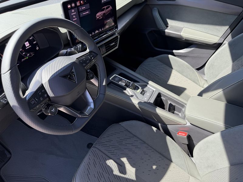 Cupra Formentor (2026) 2.0TDI TRIBE 150k DSG ZÁRUKA 5 - fotka 36 z 46