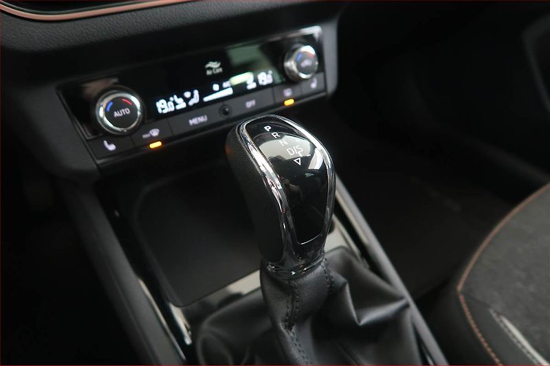 Škoda Scala (2023) 1.5 TSI, Automat, ČR,1.maj - fotka 13 z 17