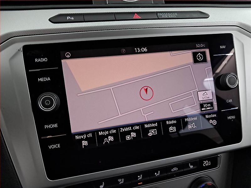Volkswagen Passat (2018) 2.0 TDI, Automat, Navi - fotka 15 z 21