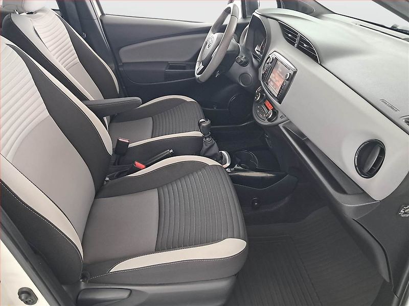 Toyota Yaris (2017) 1.33 Dual VVT-i, ČR,1.maj - fotka 9 z 17