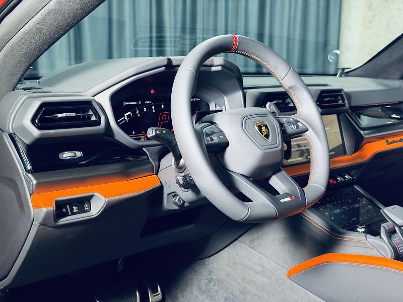 Lamborghini Urus (2026) SE*NOVÉ*ARANCIO XANTO* - fotka 23 z 47