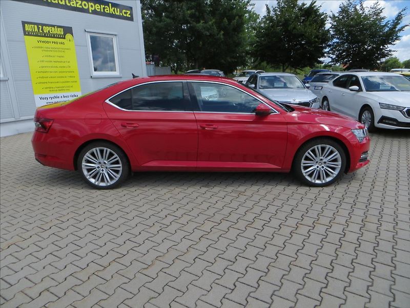 Škoda Superb 2,0 TDI 4x4 Style DSG ČR TAŽNÉ - fotka 13 z 31