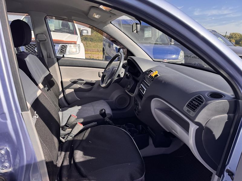 Kia Picanto 1.0i, 45 kW,71 tis km,ČR - fotka 17 z 18