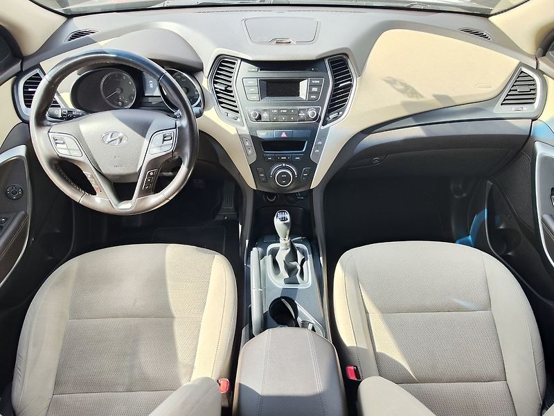 Hyundai Santa Fe 2.4 GDi/138kW Confidence 4x4 - fotka 13 z 31