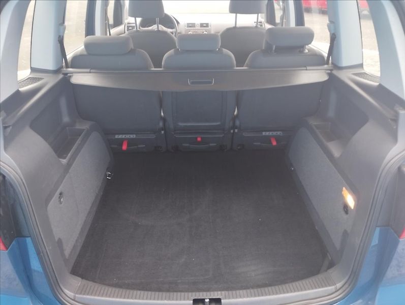 Volkswagen Touran 1,6 TDi - fotka 15 z 15
