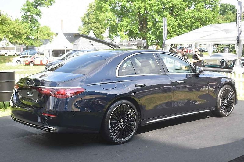 V případě Mustangu zatím nejsou známé výkonové parametry a ani cena