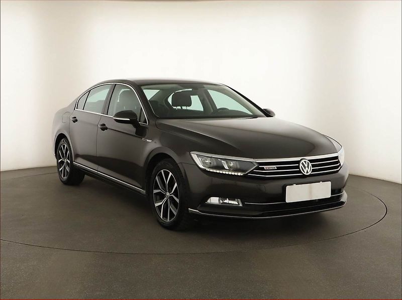 Volkswagen Passat (2017) Highline 2.0 TDI, 4X4 - fotka 1 z 17