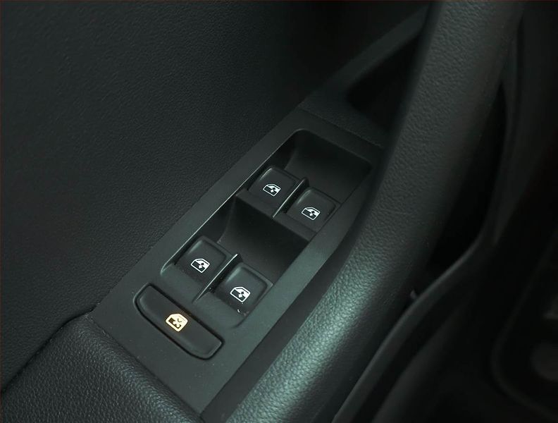 Škoda Octavia (2020) 1.5 TSI, Navi, Tempomat - fotka 15 z 15