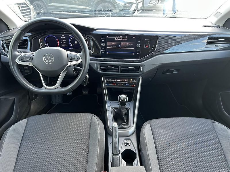 Volkswagen Polo LIFE 1,0 TSI 5G - fotka 15 z 22
