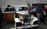 Nablýskané historické vozidla a motorky obsadily v neděli 19. května centrum Prostějova. 19.5. 2024
