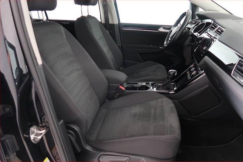 Volkswagen Touran (2022) 1.5 TSI - fotka 9 z 21