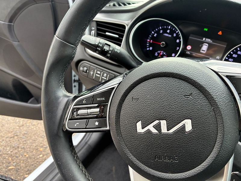 Kia Ceed 1.0 T-GDi Spin ČR DPH - fotka 14 z 22