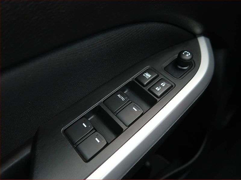Suzuki Vitara (2018) Premium 1.6 VVT, ČR,1.maj - fotka 19 z 21
