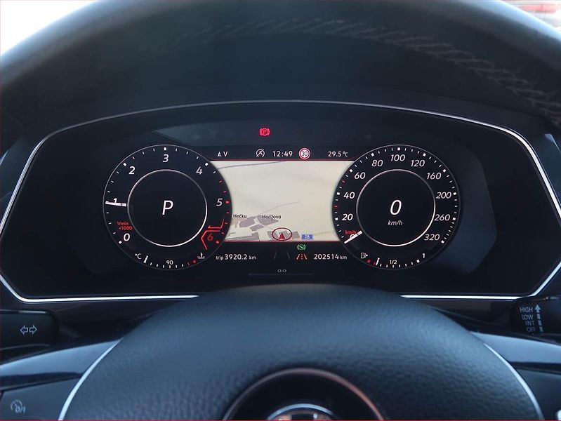 Volkswagen Tiguan (2017) Highline 2.0 BiTDI, 4X4 - fotka 11 z 16