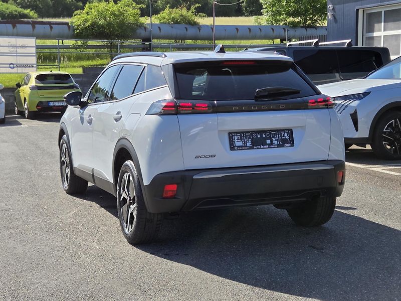 Peugeot 2008 (2025) 1.2 PT 100 ALLURE MAN6 - fotka 3 z 28