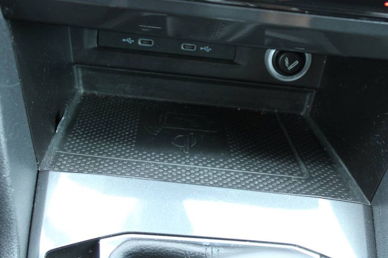 Volkswagen Tiguan (2022) 1.5 TSI 110kW LED manuál - fotka 17 z 35