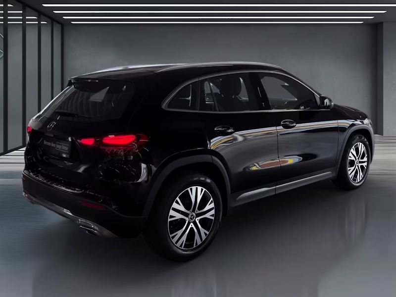 Mercedes-Benz GLA 200d Progressive MBEAM Kam Dis - fotka 3 z 13