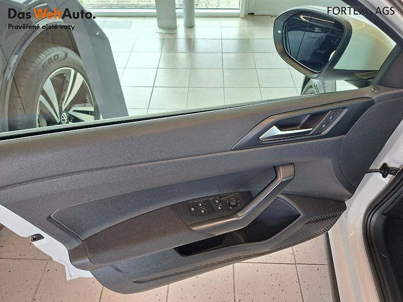 Volkswagen Taigo (2022) 1.0 TSI,70kW - fotka 12 z 28