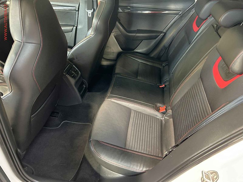 Škoda Octavia (2014) 2.0TDi, 2.maj, DSG, navi - fotka 10 z 16