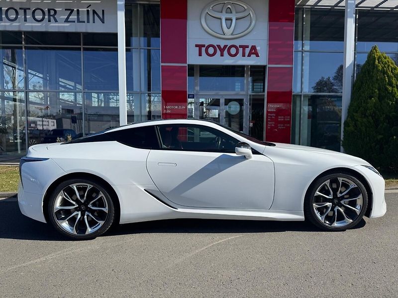 Lexus LC 500h 500 - fotka 2 z 13