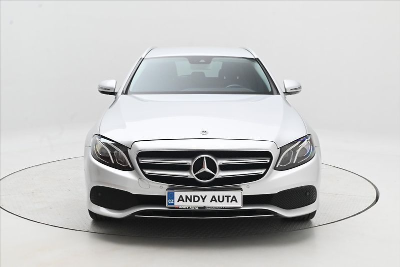 Mercedes-Benz Třídy E 2,0 220d 143 kW Avantgarde AT9 - fotka 2 z 33
