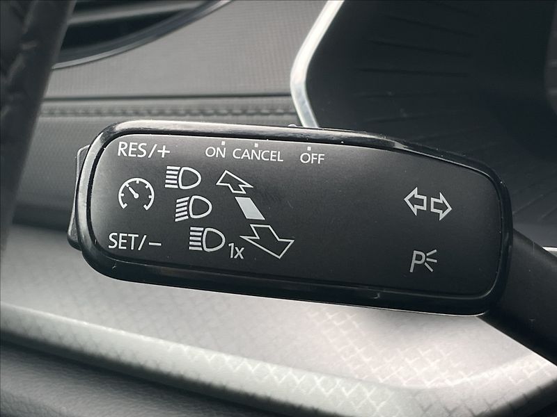 Škoda Octavia 2,0 TDI Combi Ambition Plus - fotka 11 z 23