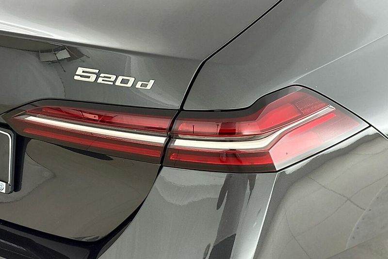 BMW Řada 5 řady 5 | 520d xDrive - fotka 5 z 24