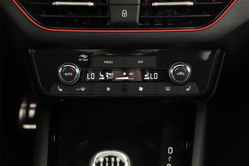 Škoda Kamiq (2025) 1.0 TSI, Monte Carlo - fotka 18 z 21
