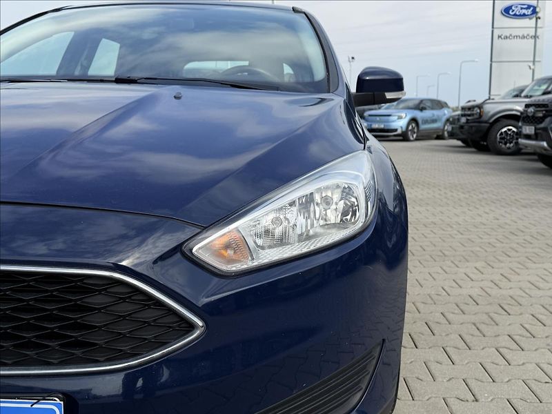 Ford Focus 1,6 TDCi 70kW Trend - fotka 9 z 22