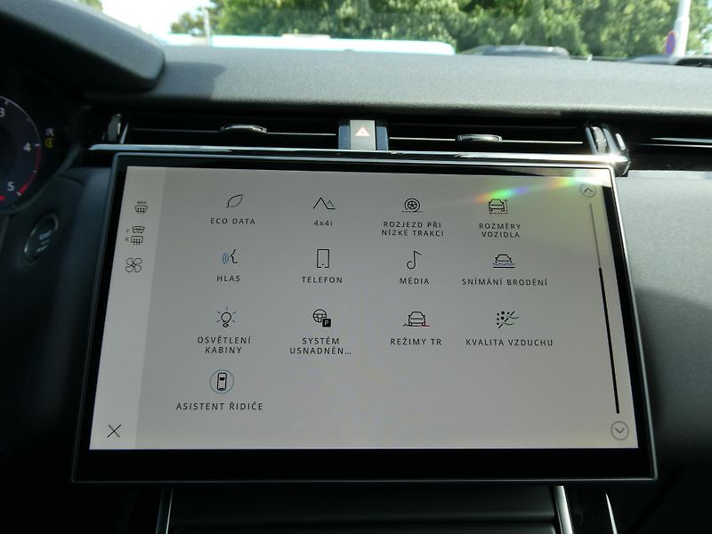 Land Rover Range Rover Velar (2026) 2,0 S D200 - fotka 26 z 35