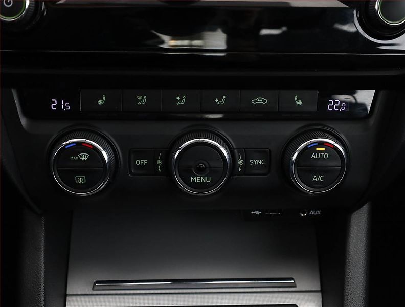 Škoda Octavia (2016) 1.6 TDI, Navi, Tempomat - fotka 12 z 17