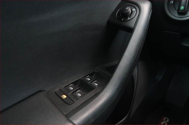 Škoda Octavia (2019) 1.6 TDI, Automat, Kůže, Navi - fotka 16 z 16