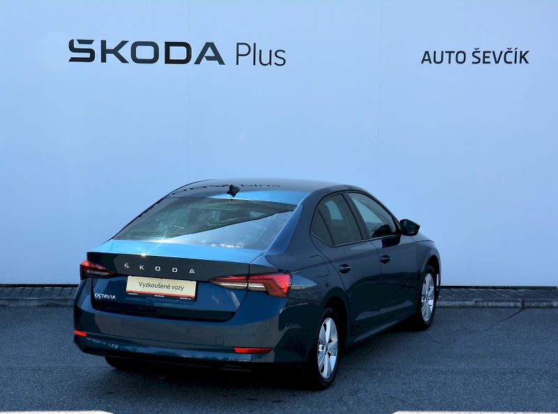 Škoda Octavia (2022) 1.5 TSI Ambition PLUS - fotka 2 z 26
