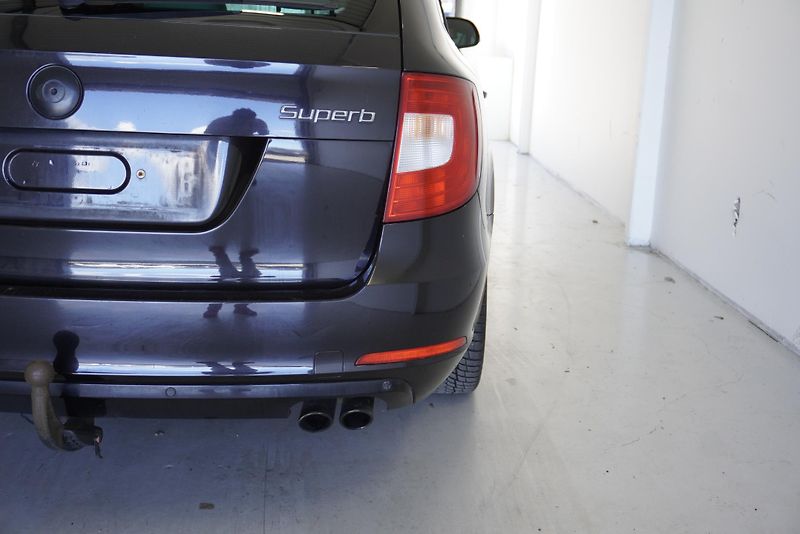 Škoda Superb 3.6 V6 191kW 4x4 REZERVACE - fotka 10 z 36