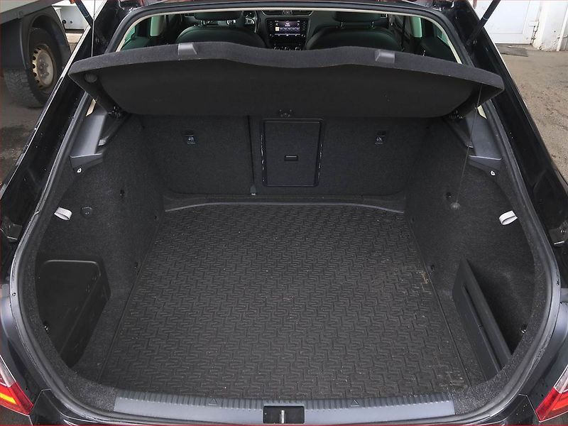 Škoda Octavia (2018) Laurin&Klement 1.8 TSI - fotka 14 z 18