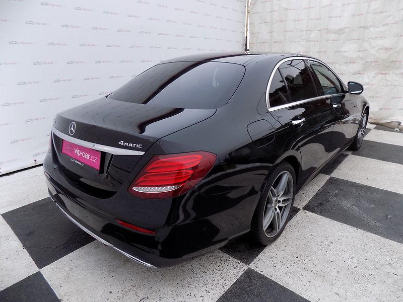 Mercedes-Benz Třídy E (2018) 350d/AMG Line/4-Matic/LED/ - fotka 7 z 45