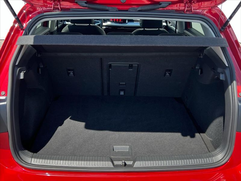 Volkswagen Golf 1,5 TSi 110 kW LIFE  8 - fotka 14 z 24