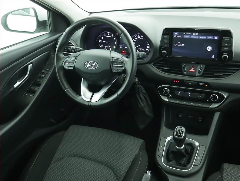 Hyundai i30 (2023) Family Comfort 1.0 T-GDI, ČR - fotka 7 z 17