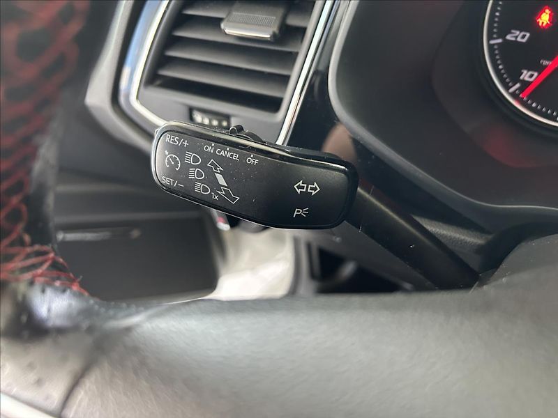Seat Leon 1,4   TSI FR,92KW,SERVISKA - fotka 14 z 28