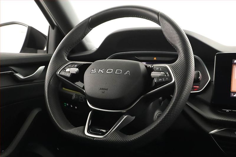 Škoda Octavia (2025) 1.5 eTSI mHEV, Sportline - fotka 7 z 19