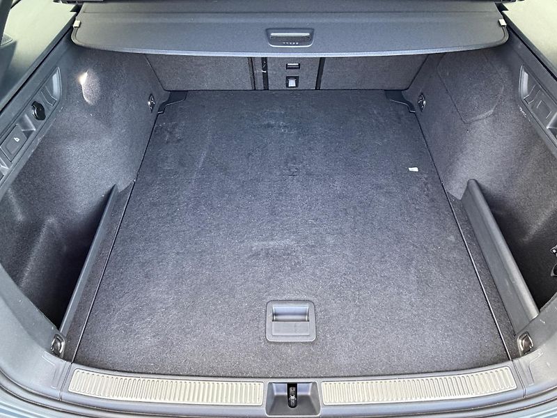 Volkswagen Passat (2025) R-Line DSG masáže MATRIX ACC  - fotka 47 z 57